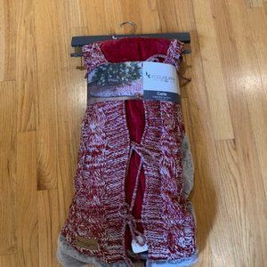 NWT Koolaburra by UGG Carla Cable Knit Sweater material Tree Skirt Red & White